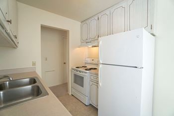 Bellaire estates kitchen